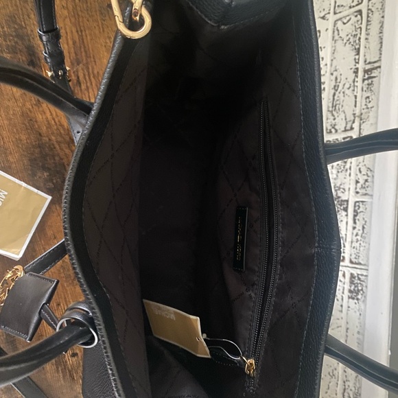 AUTHENTIC Michael Kors Mirella pebbled leather medium tote bag. - Picture 3 of 13